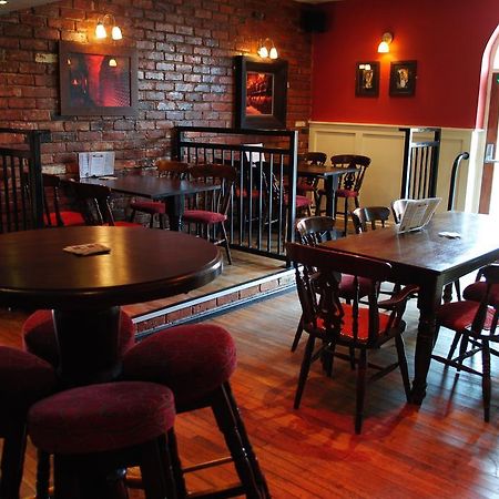 Eaton Hotel Chester Bagian luar foto
